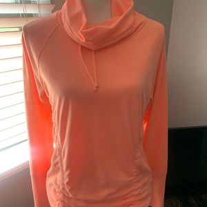 🧡2/$15 bundle - Cute top cowl-neck turtleneck in a peach coral color in size M